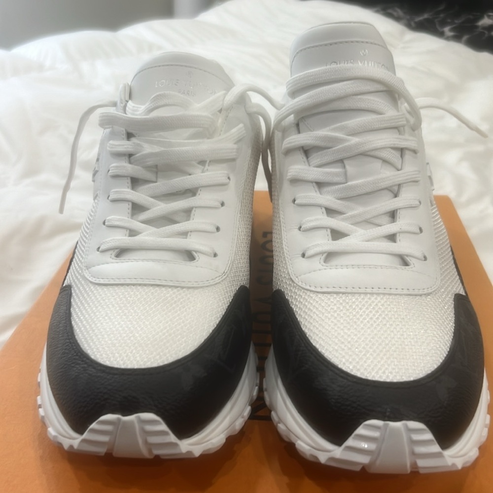 Louis Vuitton Run Away 9.5 - Picture 4 of 5